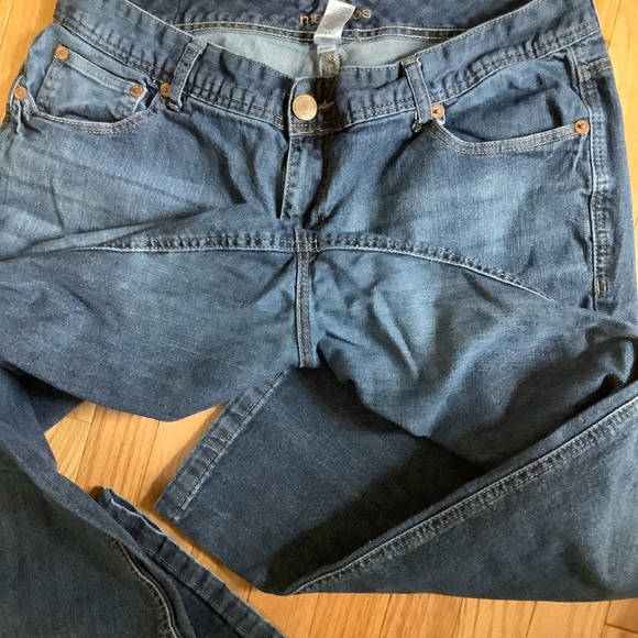 Maurices Blue Jeans - Picture 3 of 4